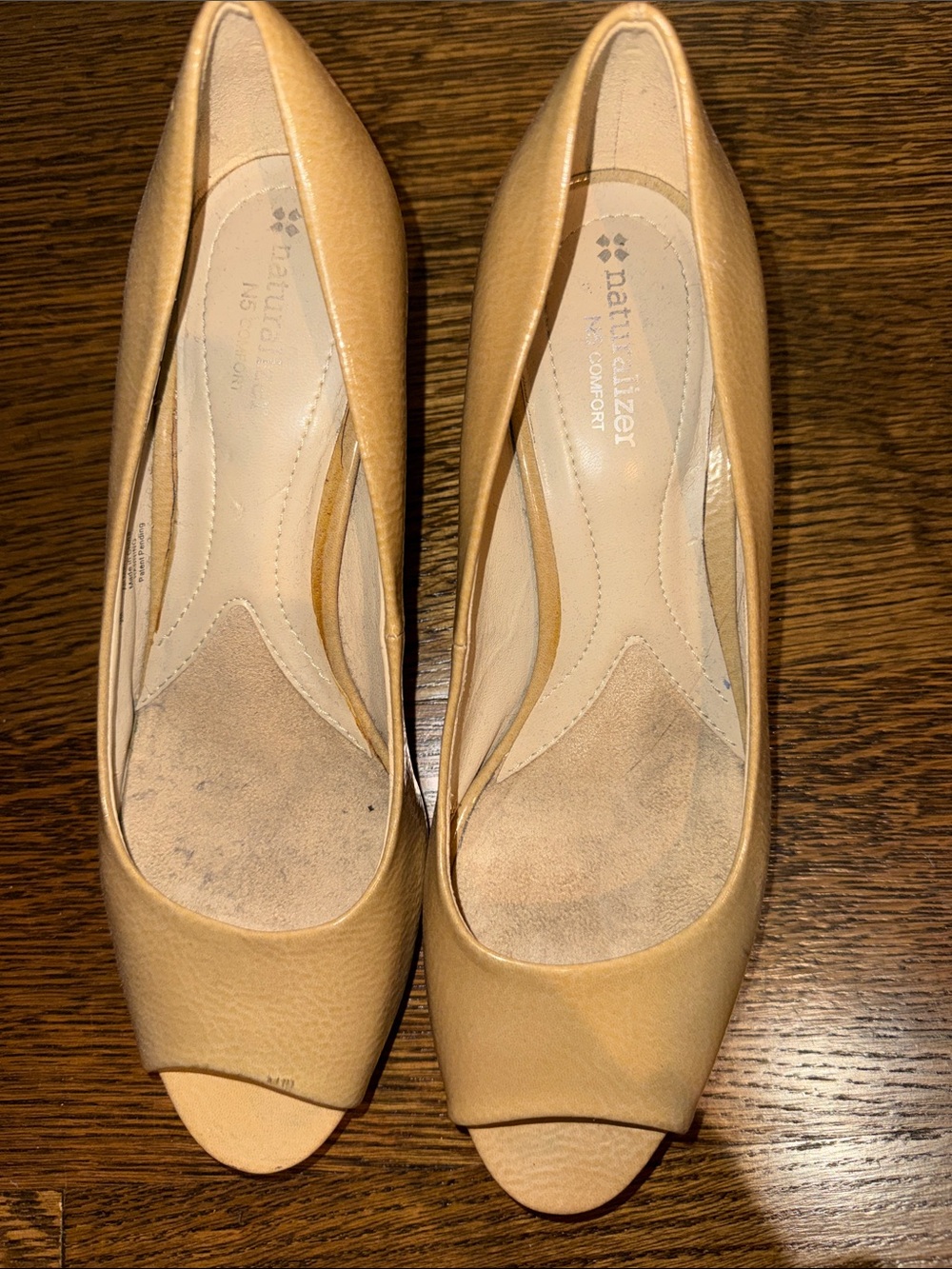 Naturalizer Beige Peep-Toe Flats
